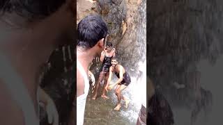 preview picture of video 'Jalagamparai water falls yelagiri'