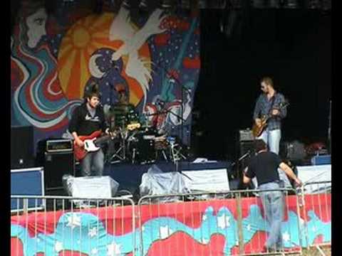 How to Dress for Cricket - The Landlord [live @ Nozstock Festival 2008]