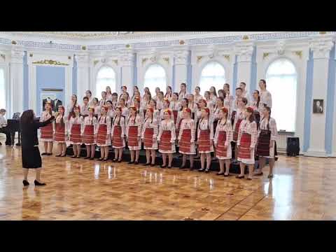 Concursul "A ruginit frunza din vii". Corul Trison. Profesor, dirijor Sofia Volcov- Caranfil.