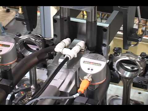 Automated assembly process for connecting rod cap removal