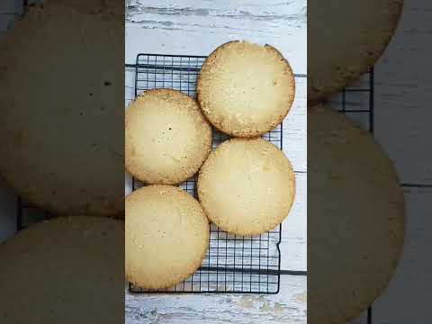 Evil Eyes Friendship Day Cake | Trending Cake Design | Pineapple Flavour Cake | Ritika's Kitchen