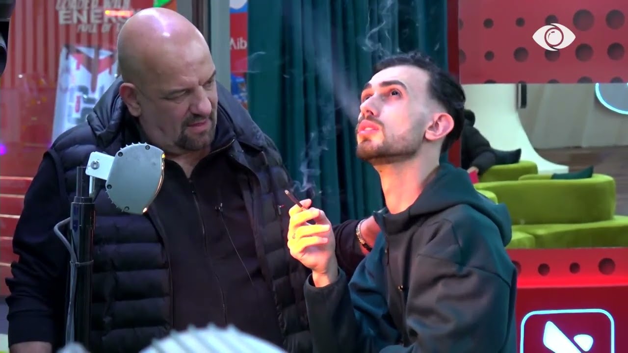 Iliri shkon dhe i flet, Kristi hesht