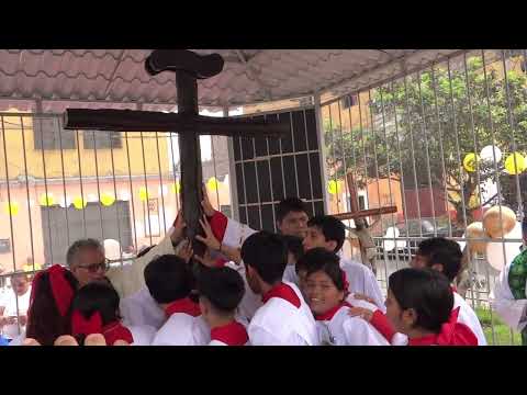 ENTRONIZACION NUEVA CRUZ DELBARATILLO PLAZUELA BARATILLO  DONDE V.P FRANCISCO DELCASTILLO PREDICABA 