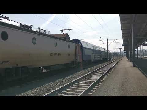 Trenul R 2038 Cluj Napoca-Simeria sosind în Gara Simeria.