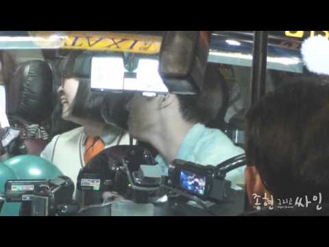 [SIGN] 120327 Jonghyun in TAXI - I'm in love and it's a crying shame♥