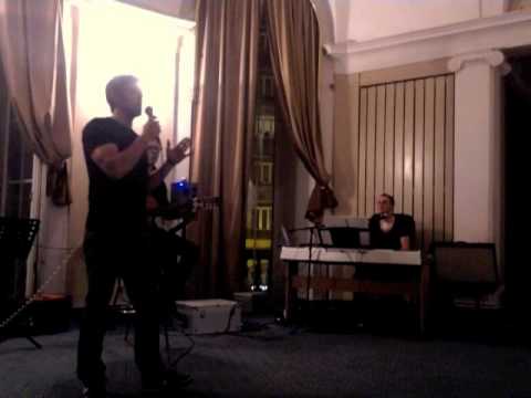 Voice and More Collective w Sali Pompejańskiej   Wojtek Ezzat "Fragile"