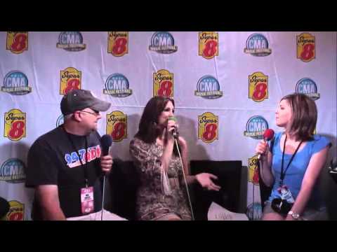 94.7 WQDR At CMA Fest 2011: Ashley Gearing