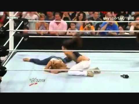 The Bella Twins-Bella Buster To Eve Torres-3(Sitout Facebuster)