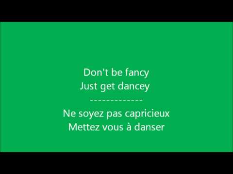 download lagu mp3 mp4 Raise Your Glass Traduction, download lagu Raise Your Glass Traduction gratis, unduh video klip Raise Your Glass Traduction