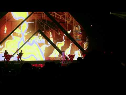 Katy Perry - I Kissed A Girl - Melbourne 15/11/2014