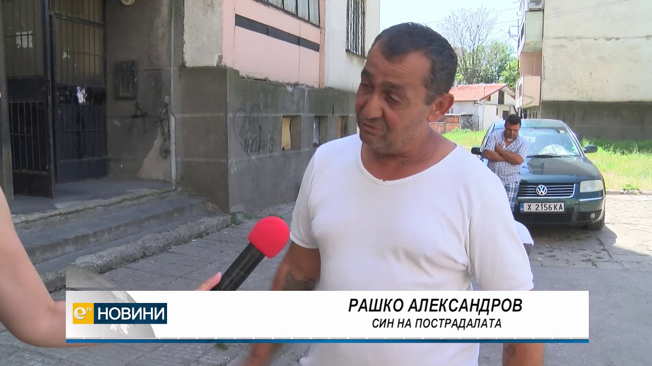 Възрастна жена е с опасност за живота, след като 3- годишно дете я блъсна с кола