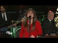 Kelly Clarkson - Underneath The Tree (Live on The Kelly Clarkson Show)