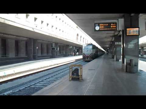 E656.099 in partenza con l' IC 35323 (1571) Livorno Centrale - Napoli Centrale