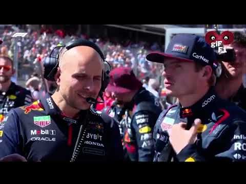 Gianpiero Lambiase gives Max Verstappen the final instructions at the Circuit of the Americas