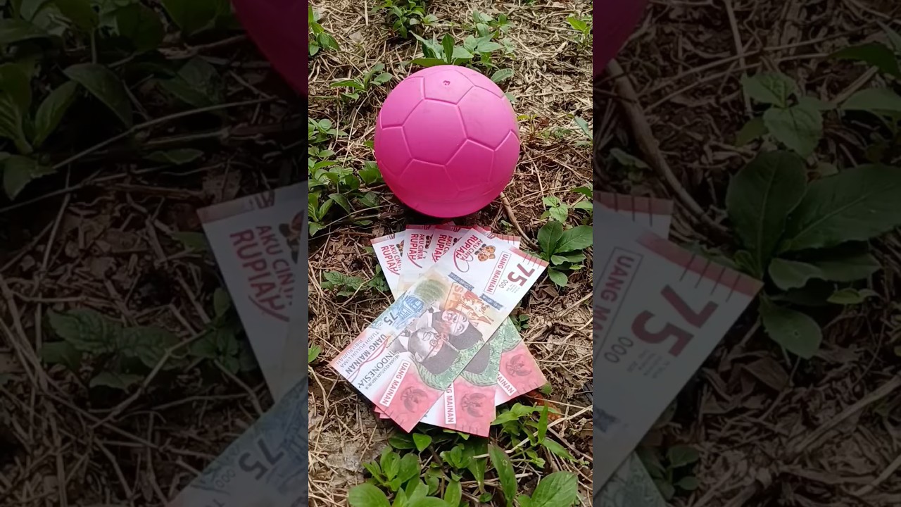 big pink egg and money #horror #creepy #scary #creepypasta #egg #eggs