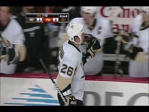 Pittsburgh Penguins vs Philadelphia Flyers 10-08-2009 Alex Goligoski Goal.