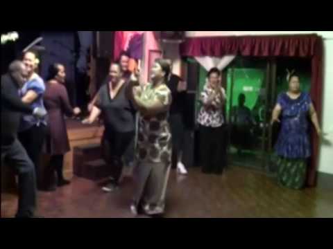 Felise Mikaele - Susua Moegaluaga/ Laulau Siva song in Samoa Tradition.