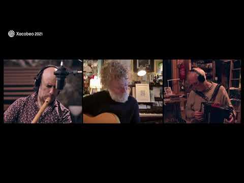 Carlos Núñez - Leave a Light (feat. Glen Hansard, Breanndán ó Beaglaoich)