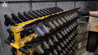 משרד הביטחון ממשיך ברכש, סביב השעון, במטרה לתמוך בצרכי צה"ל ולהגביר את עצמאות הייצור 'כחול לבן' (עדכוני משרד הביטחון) - התמונה מוצגת ישירות מתוך אתר האינטרנט יוטיוב. זכויות היוצרים בתמונה שייכות ליוצרה. קישור קרדיט למקור התוכן נמצא בתוך דף הסרטון