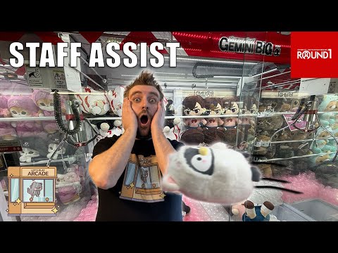 Mitarbeiterhilfe! Noch mehr Greifautomaten-Spaß bei Round1 in Glendale, Arizona