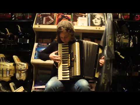 1252 - Black Scandalli LMM 80 $1295