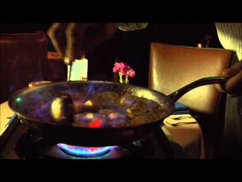 Bananas Foster à mesa no Zin Bistro Americana.wmv