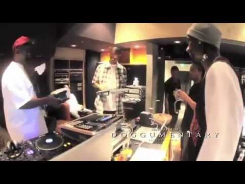 Snoop Dogg with Spark drum machine