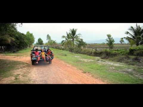 afbeelding Trailer italiano di Talking to the trees