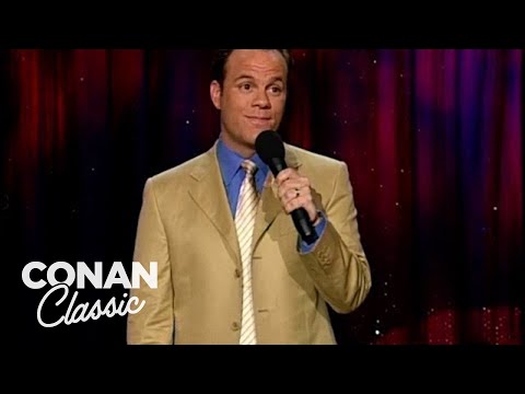 湯姆-帕帕談婚姻的好處 - "深夜與柯南-奧布萊恩"。 (Tom Papa On The Perks Of Marriage - "Late Night With Conan O'Brien")