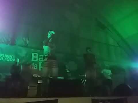 MC 101 das xodó e MC sorac, dividindo o mesmo palco, no baile da paz -Recife-Pe