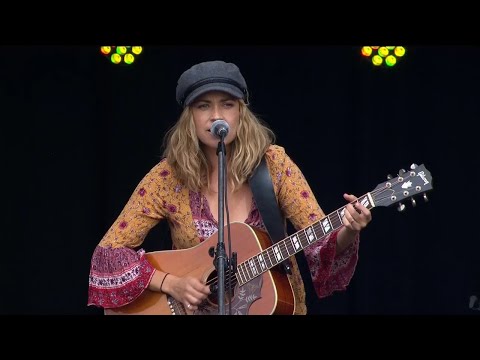 Little Georgia - Yellow Cup - Live At HEYMATE Concert