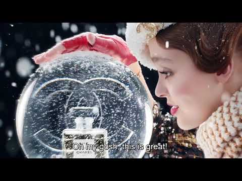 Chanel - SHAKE UP THE HOLIDAY SPIRIT WITH CHANEL (English Subtitle) - 2019