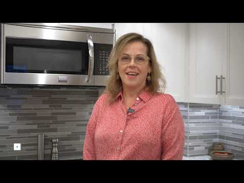 Looking for a Luxury Condo on Toronto's Waterfront?  Inside this $1,239,000 Condo. Just Listed.