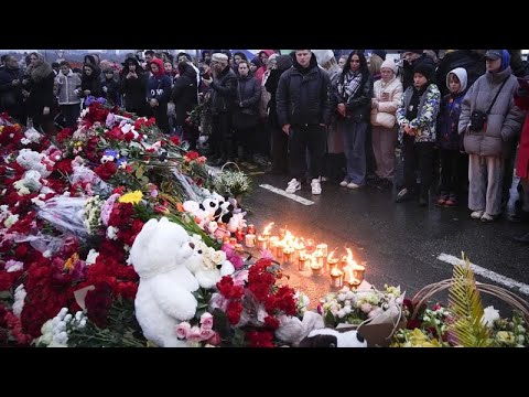 Video Thumbnail: WATCH: Panic as gunmen attack Moscow concert hall
