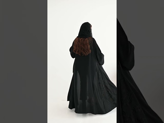 عباية كلوش بتطريز اسود