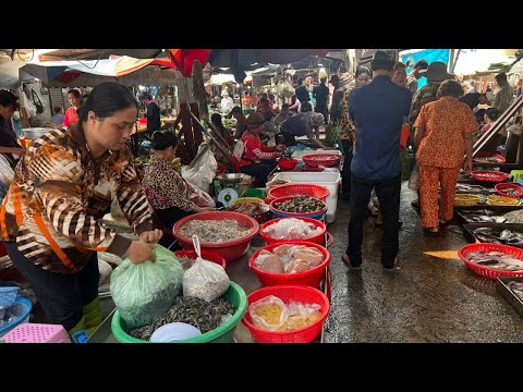 BEST VEGETABLE MARKET @ChbarAmpov - Daily Activities Of Khmer People In Food Market Town Cambodia