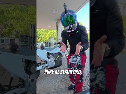 Uè polli….. 🐓🐓 vi svernicio uno dopo l’altro 😎 #stark #starkvarg #moto #bike