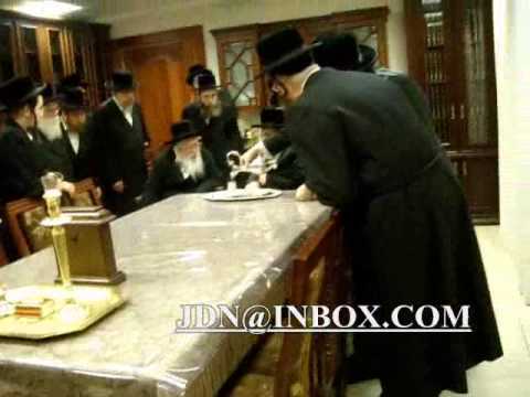 Gerrer Rebbe visiting Belzer Rebbe in honor of the new year 5770