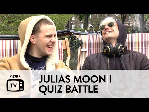 Julias Moon svarer på spørgsmål om Scarlet Pleasure