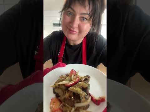 Chicken liver fried with onion and apple