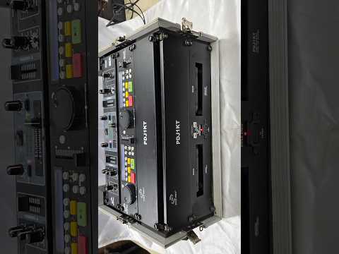 Pyle Pro PDJ1KT Dual CD Player & 2-Channel DJ Mixer in Road Case image 17