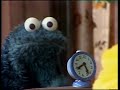 0897 Cookie Monster Eats Big Bird S Alarm Clock