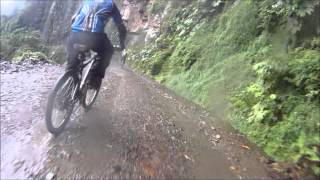 preview picture of video 'Mountain Bike - Bolívia - La Paz - Death Road - Estrada da Morte - El Camino de la Muerte'
