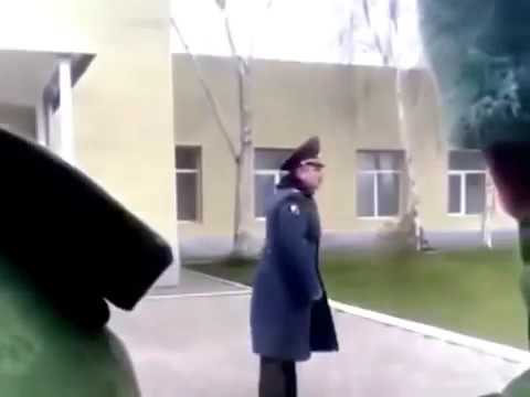 Офицер который учит Кавказцев