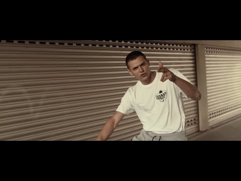 BELMONDO TAK O NAPIERDALA DO CZARNYCH