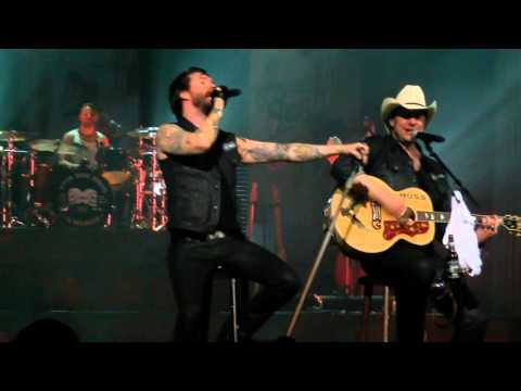 BOSS HOSS live in WIEN * LEUCHTTURM * (cover NENA) 23.4.2016 WIENER STADTHALLE