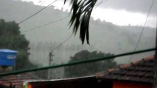 preview picture of video 'chuva em ferruginha.avi'
