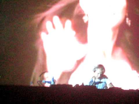 Armin Van Buuren - On Off Love [vs. Cirez D feat. Sharon Del Adel] (South West Four 2010 - 28/08)