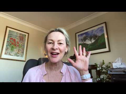 7 signs of PTSD and how they show up.