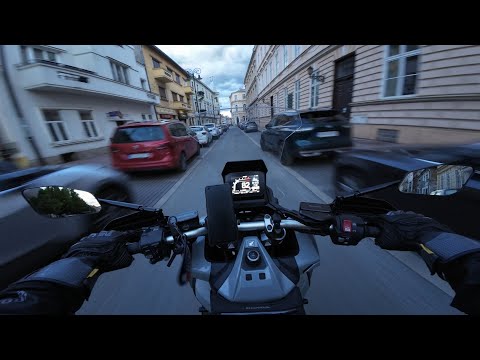 Honda X-ADV 750 short city ride [SC-Project]